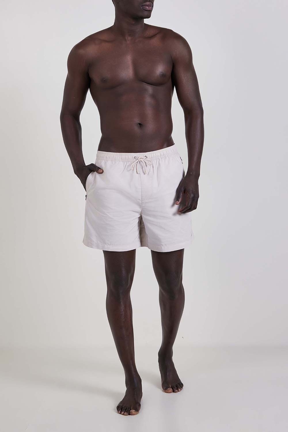 תמונת כל הלוק של מכנסי בגד ים